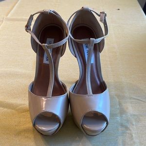 Steve Madden women shoes size 8 high heel with platform tan color